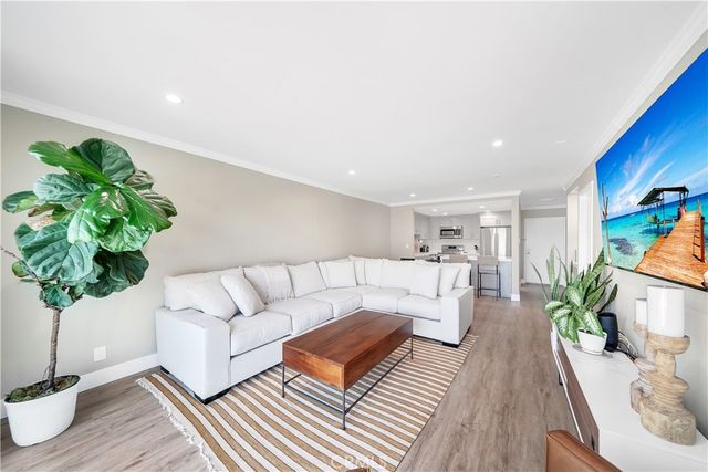300 Cagney Lane PH9, Newport Beach, CA 92663