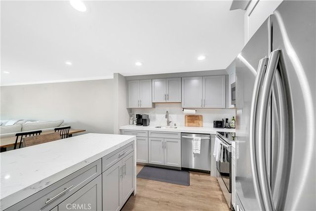 300 Cagney Lane PH9, Newport Beach, CA 92663