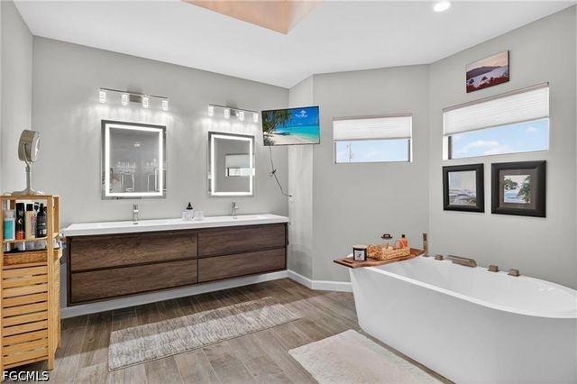 230 NE 18th ST, Cape Coral, FL 33909