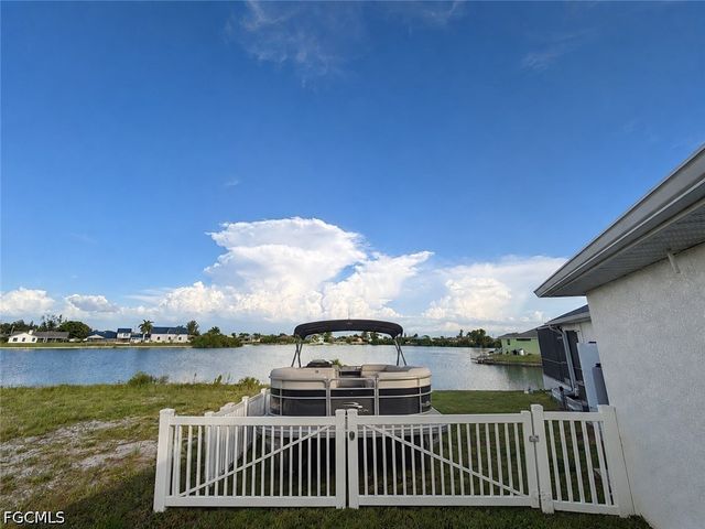 230 NE 18th ST, Cape Coral, FL 33909