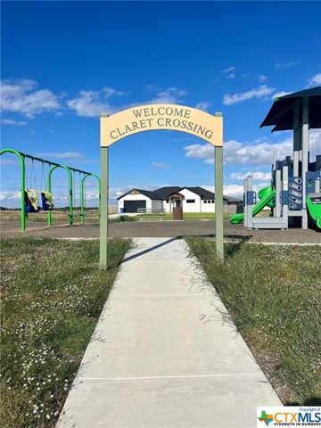 121 W Aimable Street, Port Lavaca, TX 77979