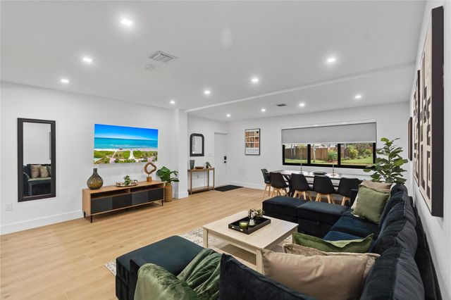 1561 SW 23rd Ave, Fort Lauderdale, FL 33312