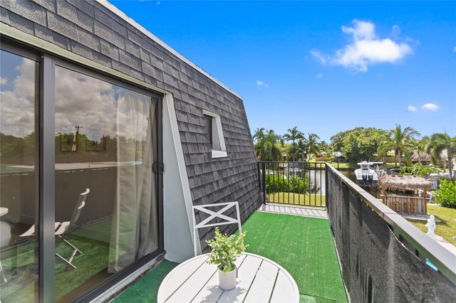 1561 SW 23rd Ave, Fort Lauderdale, FL 33312