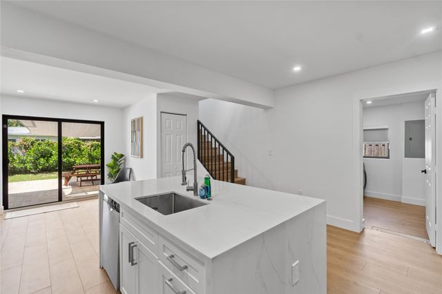 1561 SW 23rd Ave, Fort Lauderdale, FL 33312