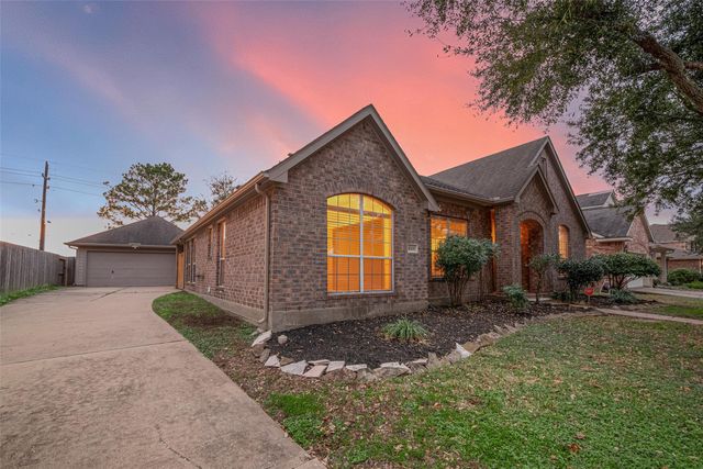 1608 Spring Glen Lane, Pearland, TX 77581
