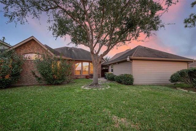 1608 Spring Glen Lane, Pearland, TX 77581