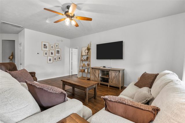 3277 Park Falls Court, League City, TX 77573