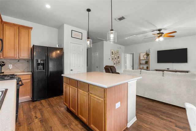 3277 Park Falls Court, League City, TX 77573
