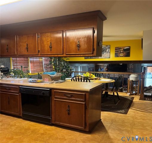 14813 Amy Ct, South Chesterfield, VA 23834