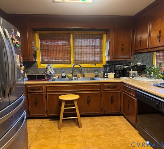 14813 Amy Ct, South Chesterfield, VA 23834