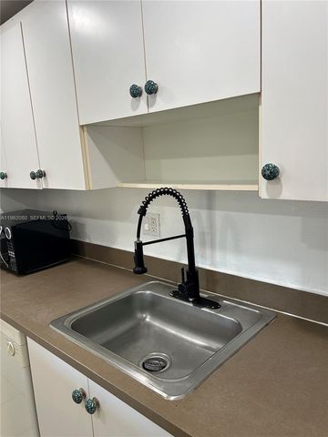 14311 N Kendall Dr 402A, Miami, FL 33186