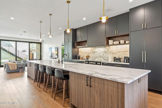 6916 E 2ND Street, Scottsdale, AZ 85251