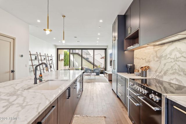 6916 E 2ND Street, Scottsdale, AZ 85251