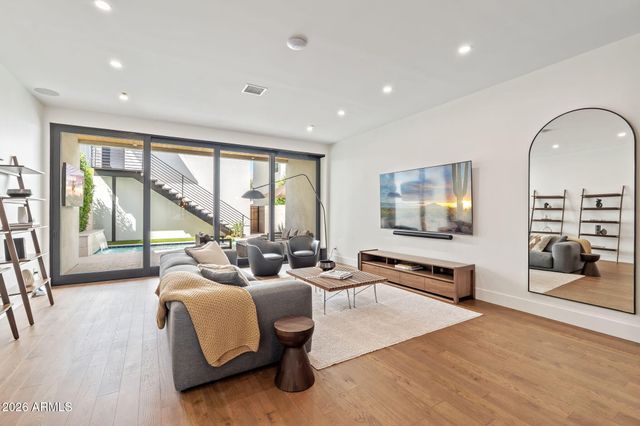 6916 E 2ND Street, Scottsdale, AZ 85251