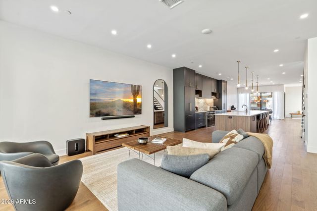 6916 E 2ND Street, Scottsdale, AZ 85251