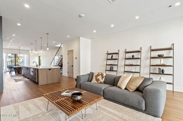 6916 E 2ND Street, Scottsdale, AZ 85251