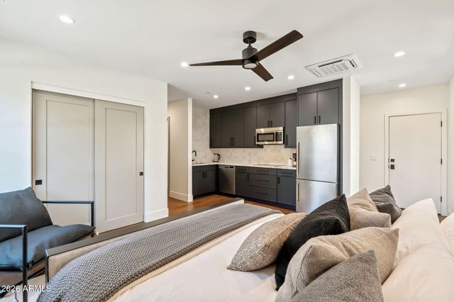 6916 E 2ND Street, Scottsdale, AZ 85251