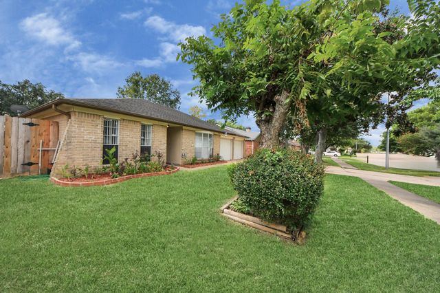 11523 Plumbrook Drive, Houston, TX 77099