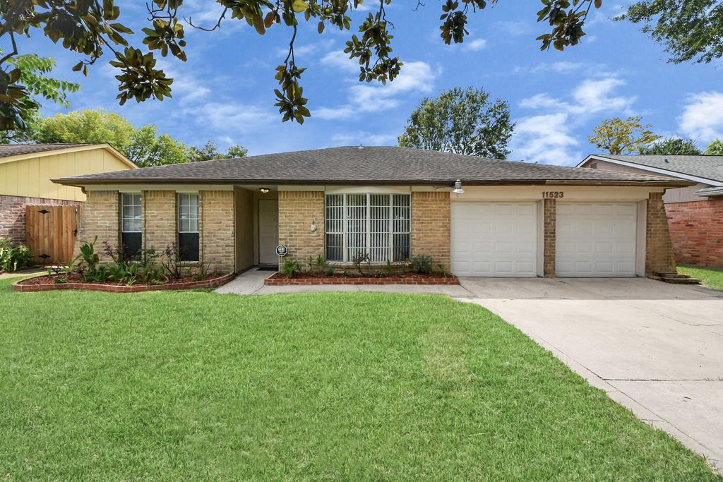 11523 Plumbrook Drive, Houston, TX 77099