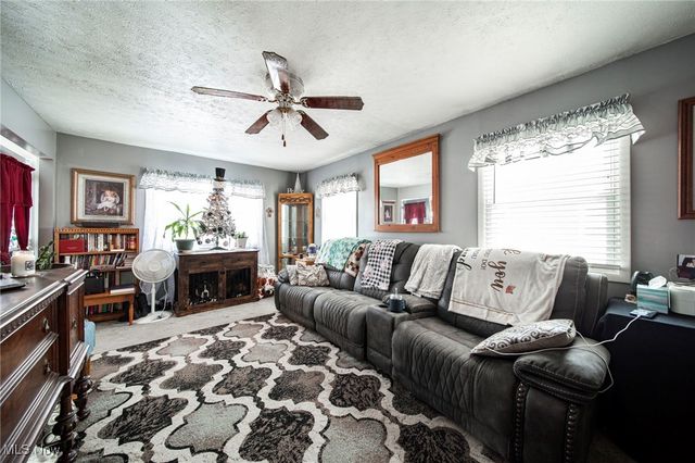 88 Leslie Street, Geneva, OH 44041