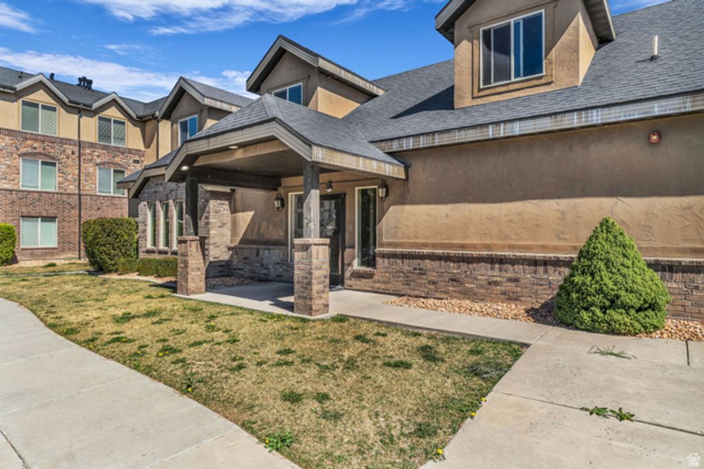 Image 25 of property listing at 1045 S 1700 W #232, Payson, UT 84651