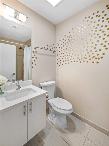 1732 N California Avenue 1, Chicago, IL 60647