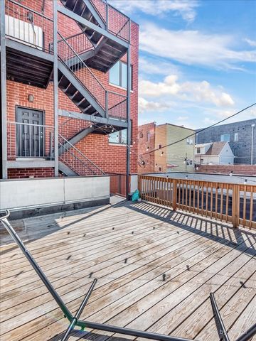 1732 N California Avenue 1, Chicago, IL 60647