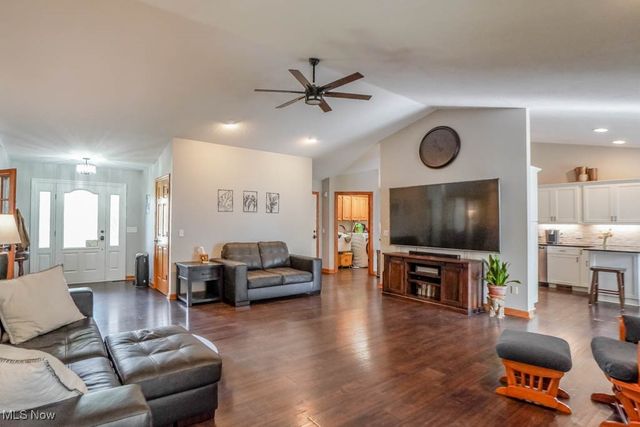 5700 Glena Street, Louisville, OH 44641