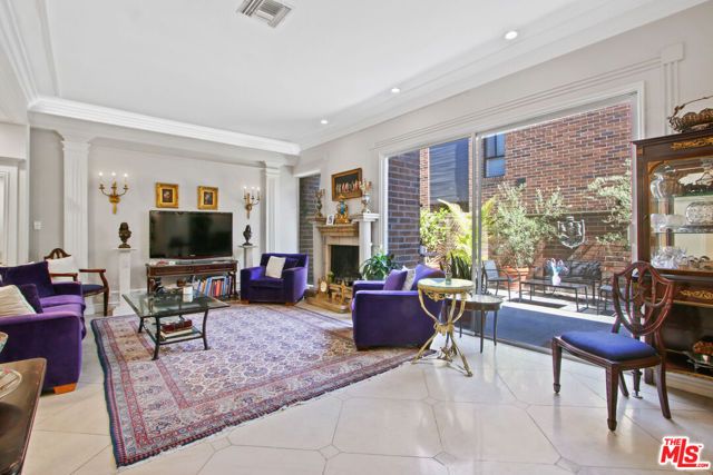 9303 Burton Way A, Beverly Hills, CA 90210