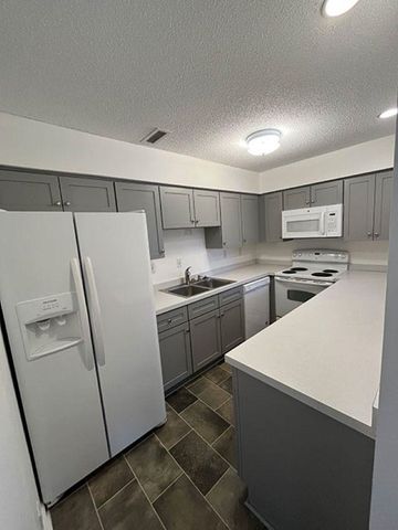 10301 N Kings Hwy Apt 21-6, Myrtle Beach, SC 29572