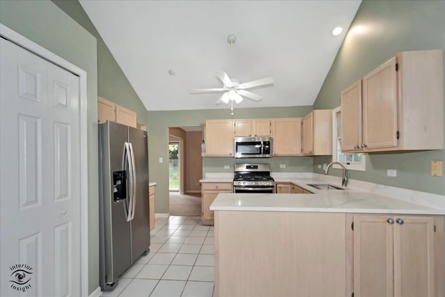 8641 Pearson Drive, Darien, IL 60561