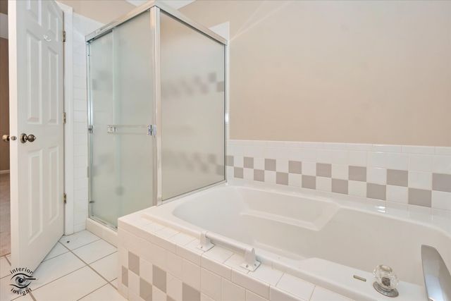 8641 Pearson Drive, Darien, IL 60561