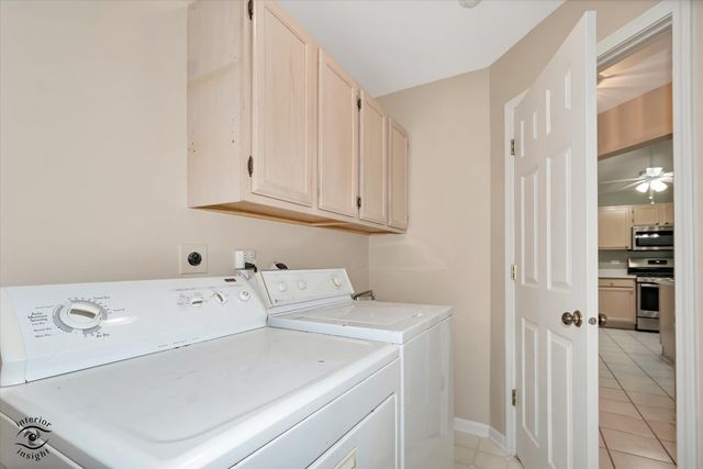 8641 Pearson Drive, Darien, IL 60561