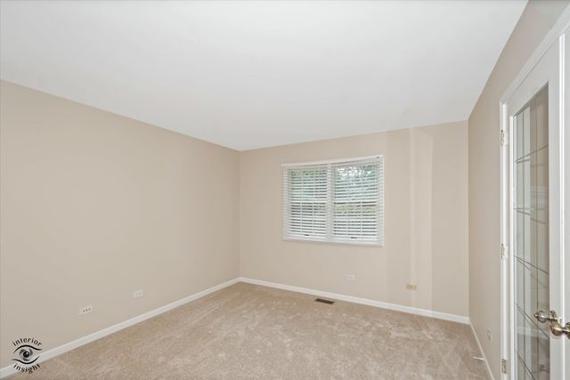8641 Pearson Drive, Darien, IL 60561