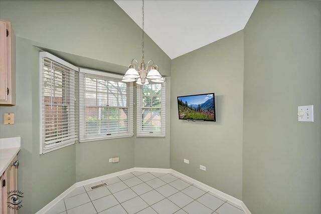8641 Pearson Drive, Darien, IL 60561