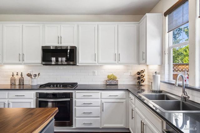 8424 Bennington Ct, Vallejo, CA 94591