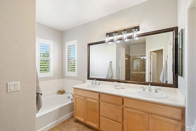 8424 Bennington Ct, Vallejo, CA 94591