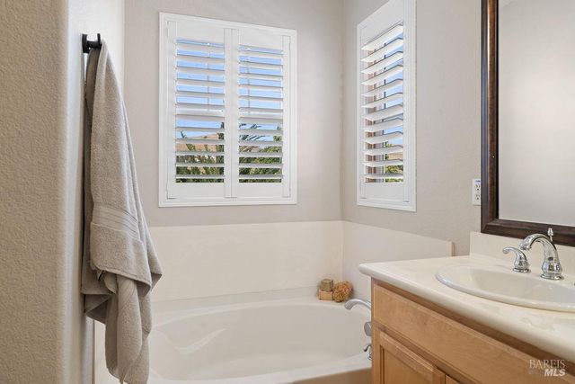 8424 Bennington Ct, Vallejo, CA 94591