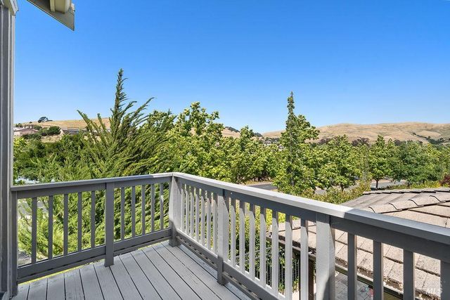8424 Bennington Ct, Vallejo, CA 94591