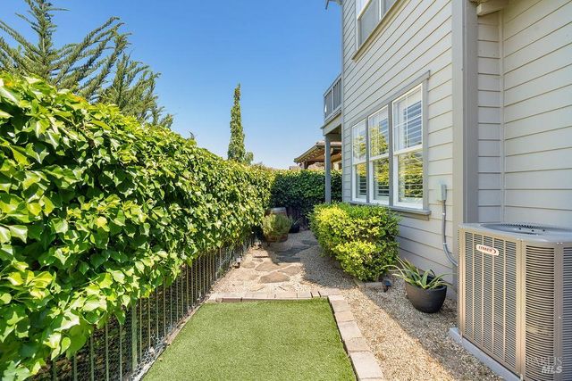 8424 Bennington Ct, Vallejo, CA 94591