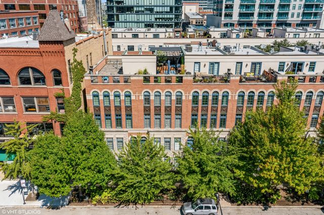 362 W Huron Street B, Chicago, IL 60654