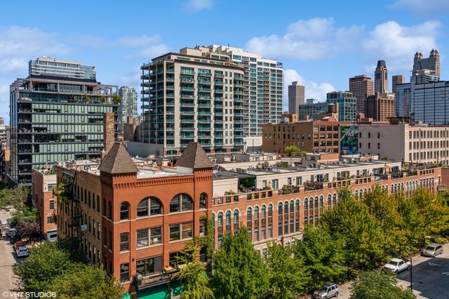 362 W Huron Street B, Chicago, IL 60654