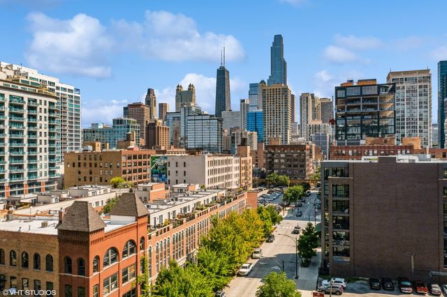 362 W Huron Street B, Chicago, IL 60654