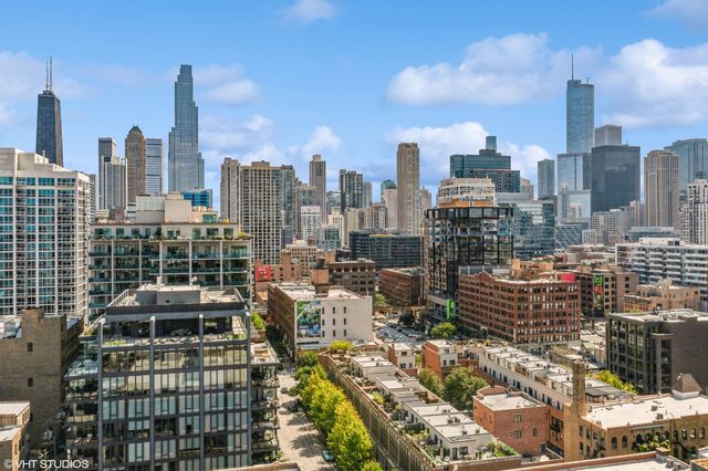 362 W Huron Street B, Chicago, IL 60654