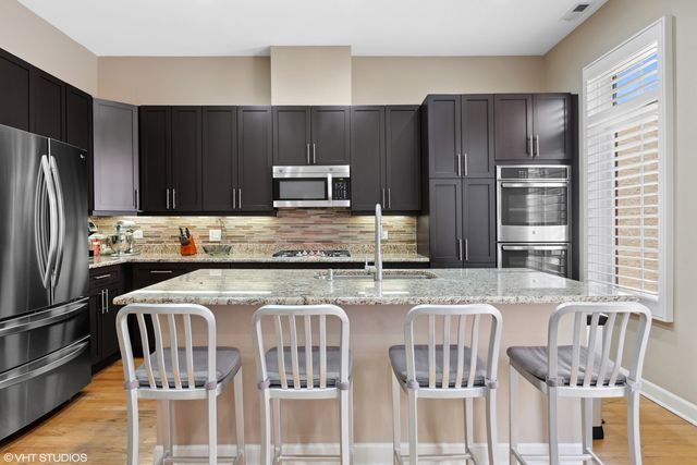 362 W Huron Street B, Chicago, IL 60654