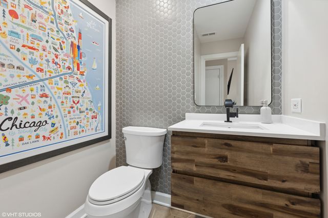 362 W Huron Street B, Chicago, IL 60654