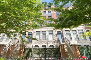 362 W Huron Street B, Chicago, IL 60654