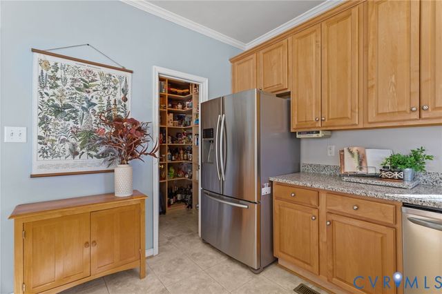 12409 Avon Lake Cir, Midlothian, VA 23114