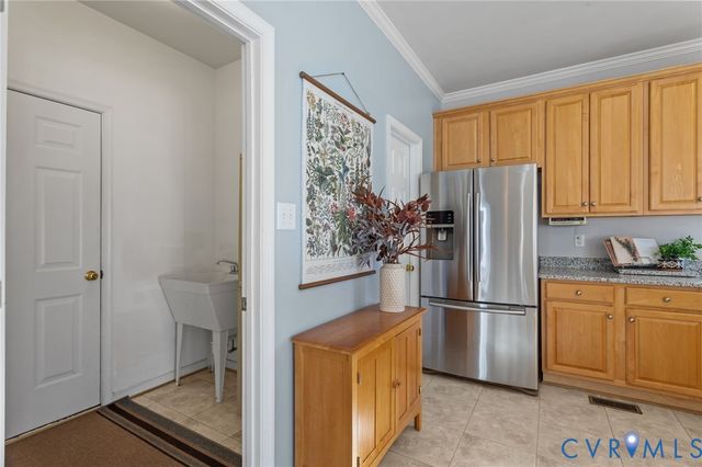 12409 Avon Lake Cir, Midlothian, VA 23114