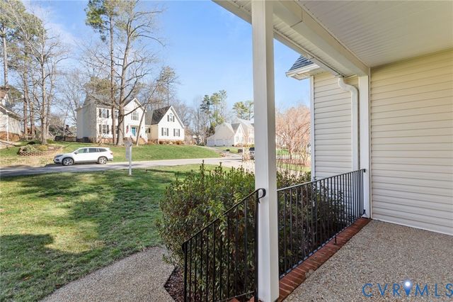 12409 Avon Lake Cir, Midlothian, VA 23114